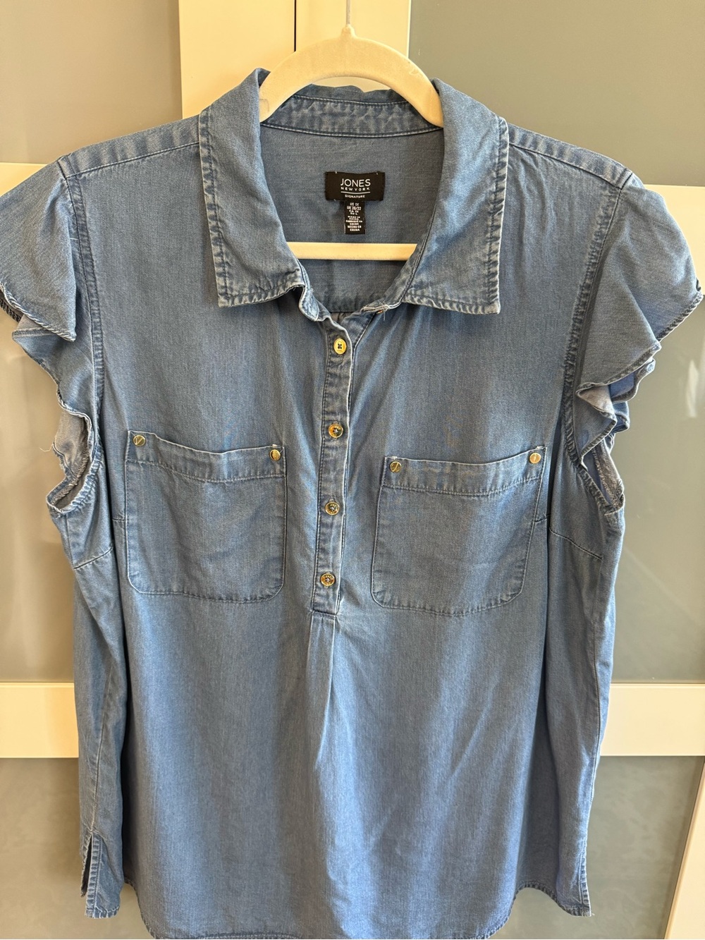 Jones New York Light Wash Denim Button-Up Top